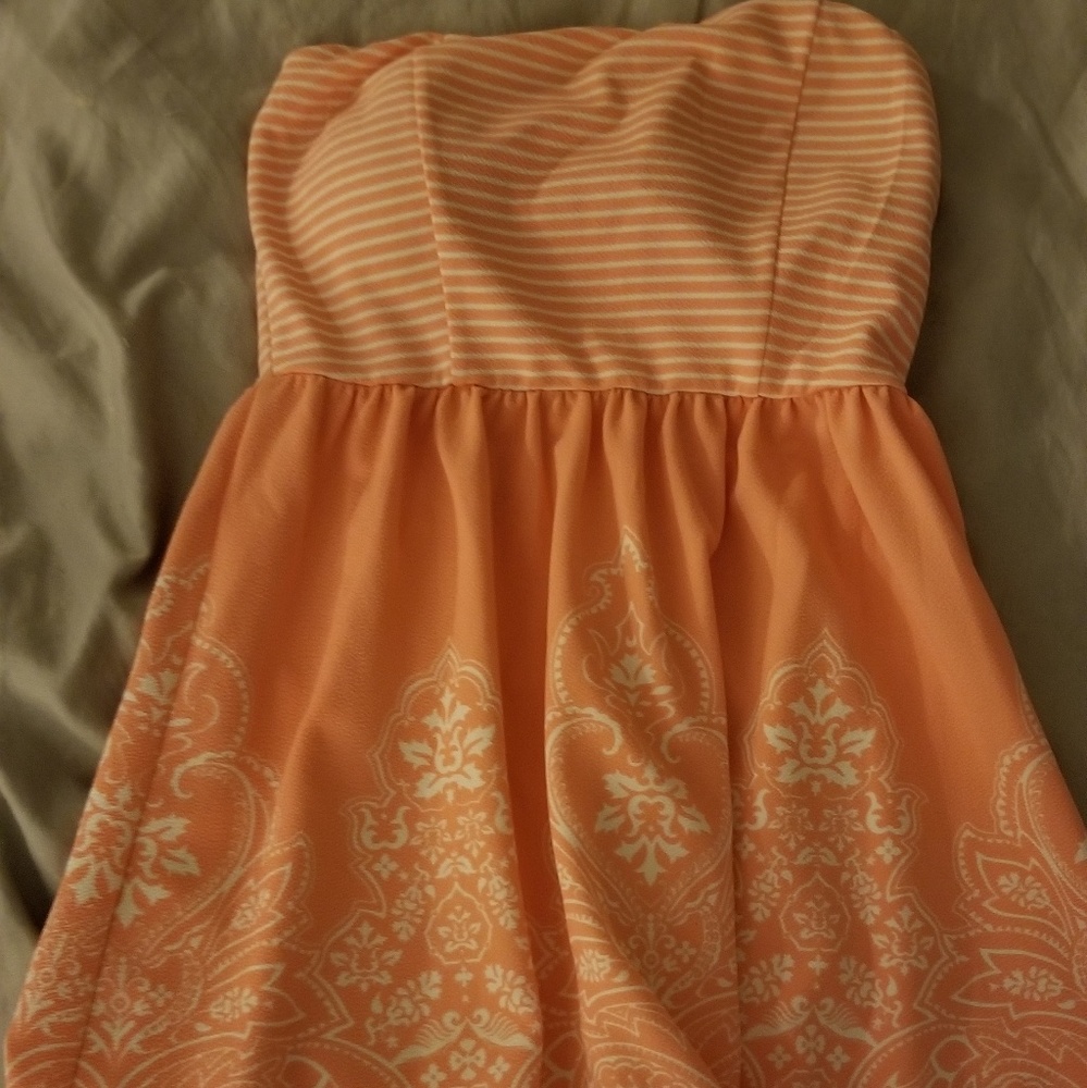Strapless dress